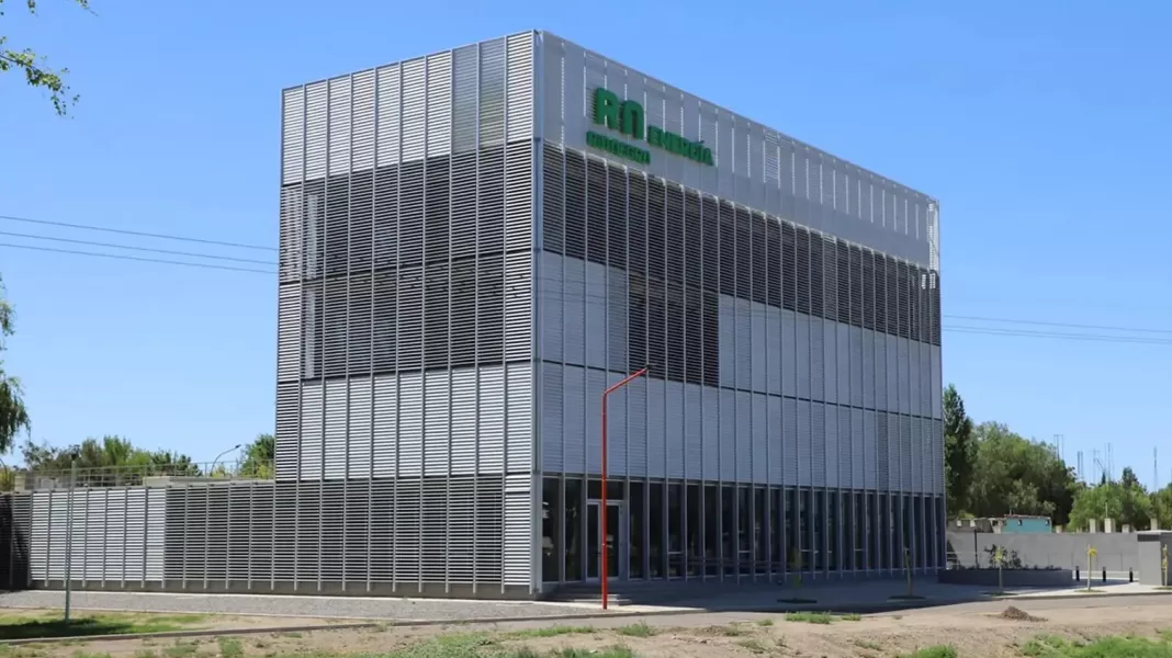 Entre los organismos analizados, el Consejo Provincial de Educación se destacó con un ahorro del 12,3%, mientras que Canal 10 de General Roca alcanzó el máximo ahorro registrado: 15,3%.